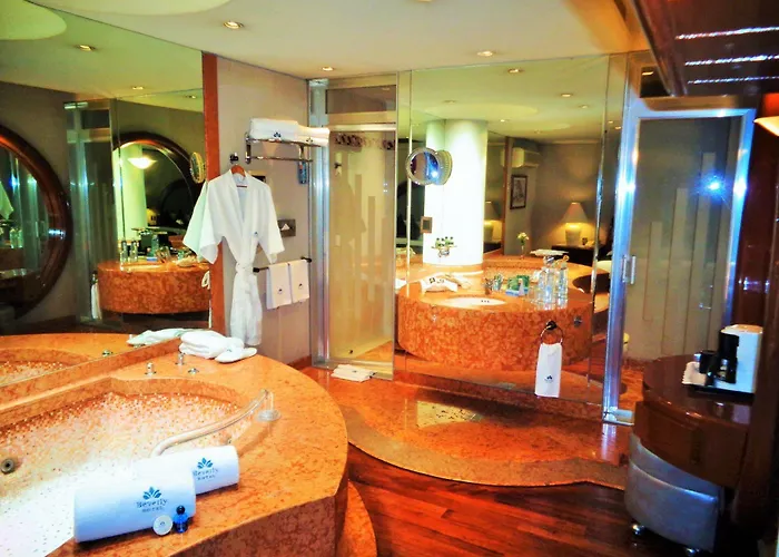 Beverly Hotel 4*