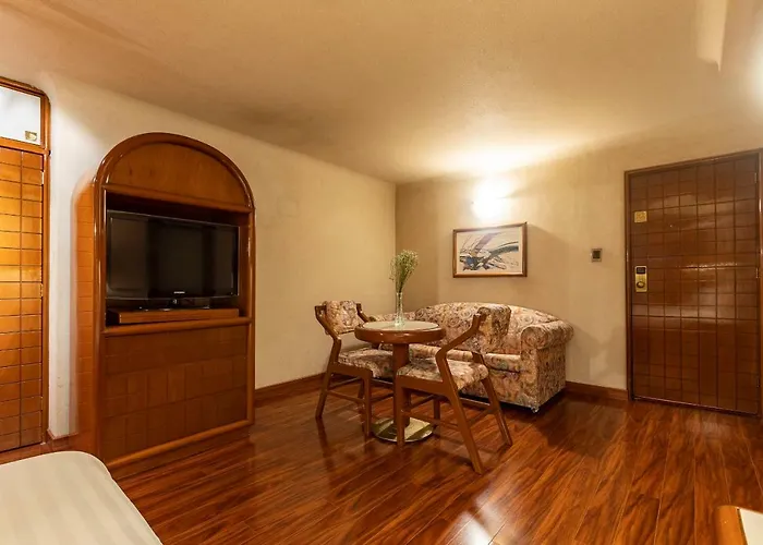 Beverly Hotel 4*