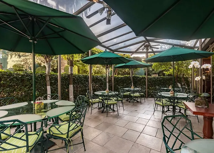 Beverly Hotel 4*